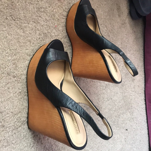 BCBGeneration black wedge platforms - Picture 3 of 6